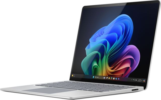 Surface Copilot+ PC Laptop (7th Edition) 13.8 inch Qualcomm Snapdragon X Plus/16GB/256GB Windows 11 Pro - Platinum - ONLINE ONLY